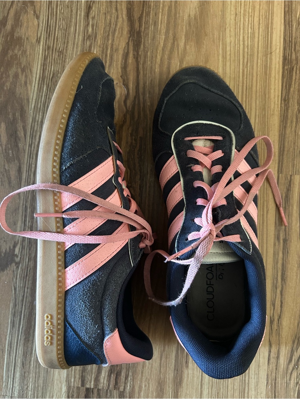 Adidas Women’s Navy and Pink Cloudfoam sombas